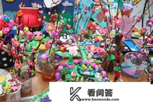 重庆市奉节县诗城路小学科技活动展掠影