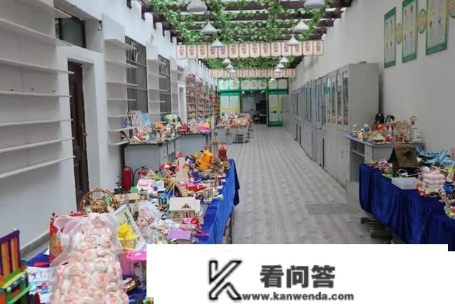 重庆市奉节县诗城路小学科技活动展掠影