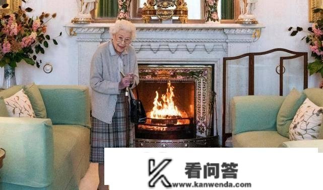 回忆伊丽莎白二世的女王之路：在位70年 15任辅弼迎来送往