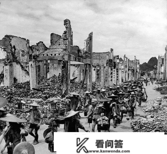 1945年8月，刚刚光复的桂林：整个城市只剩下断壁残垣