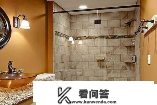 卫生间隔绝距离用玻璃早已过时了?如今都流行砌一半墙,适用易打理 卫生间隔绝距离用玻璃早已过时了?如今都流行砌一半墙,适用易打理