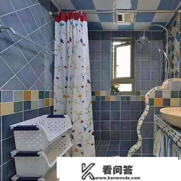 卫生间隔绝距离用玻璃早已过时了?如今都流行砌一半墙,适用易打理 卫生间隔绝距离用玻璃早已过时了?如今都流行砌一半墙,适用易打理