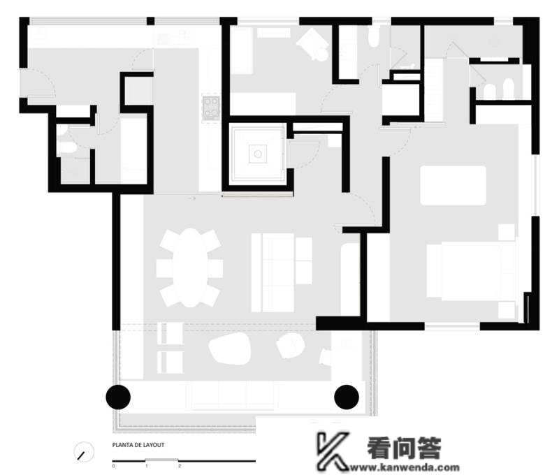 93平简约风全屋浅灰色搭配温润木色彩,客餐厅是有透视感的轻隔绝距离