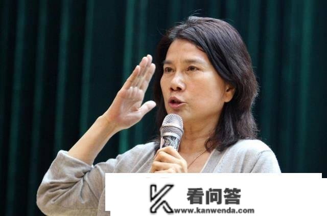 网爆董明珠与小34岁的王自若爱情，董明珠回应：那纯属捏造