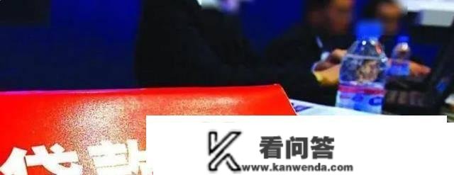 高房价带来的短处：弃房断供者越来越多，银行将收房收到手软