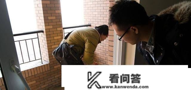 一楼、顶楼不想买，二楼的房子能不克不及买？采光返水问题能处理吗？