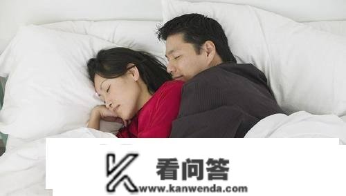 夫妻若何配合生活？