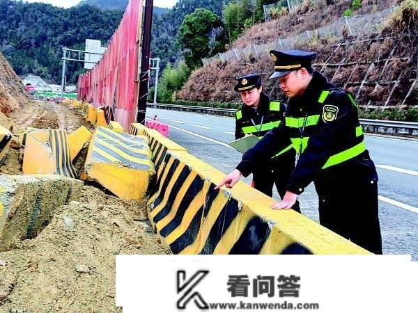 “夫妻档”坚守一线，配合守护春运路