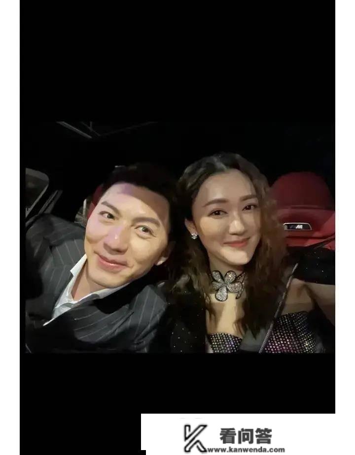 袁伟豪与张宝儿配合出席活动——夫妻爱如