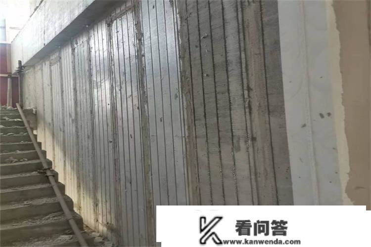 恒温房是用什么质料建造的？