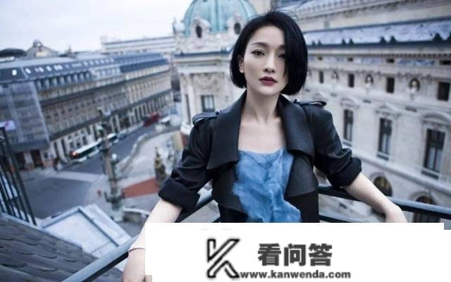 周迅妈妈陈以琴：思念女儿的游览，担忧她的新恋情