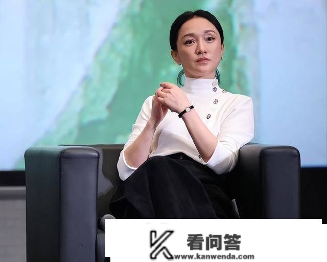 周迅妈妈陈以琴：思念女儿的游览，担忧她的新恋情