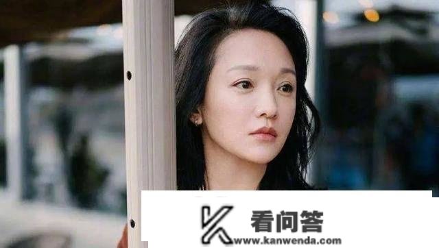 周迅妈妈陈以琴：心疼女儿感情路坎坷，现在又为她的新恋情担忧