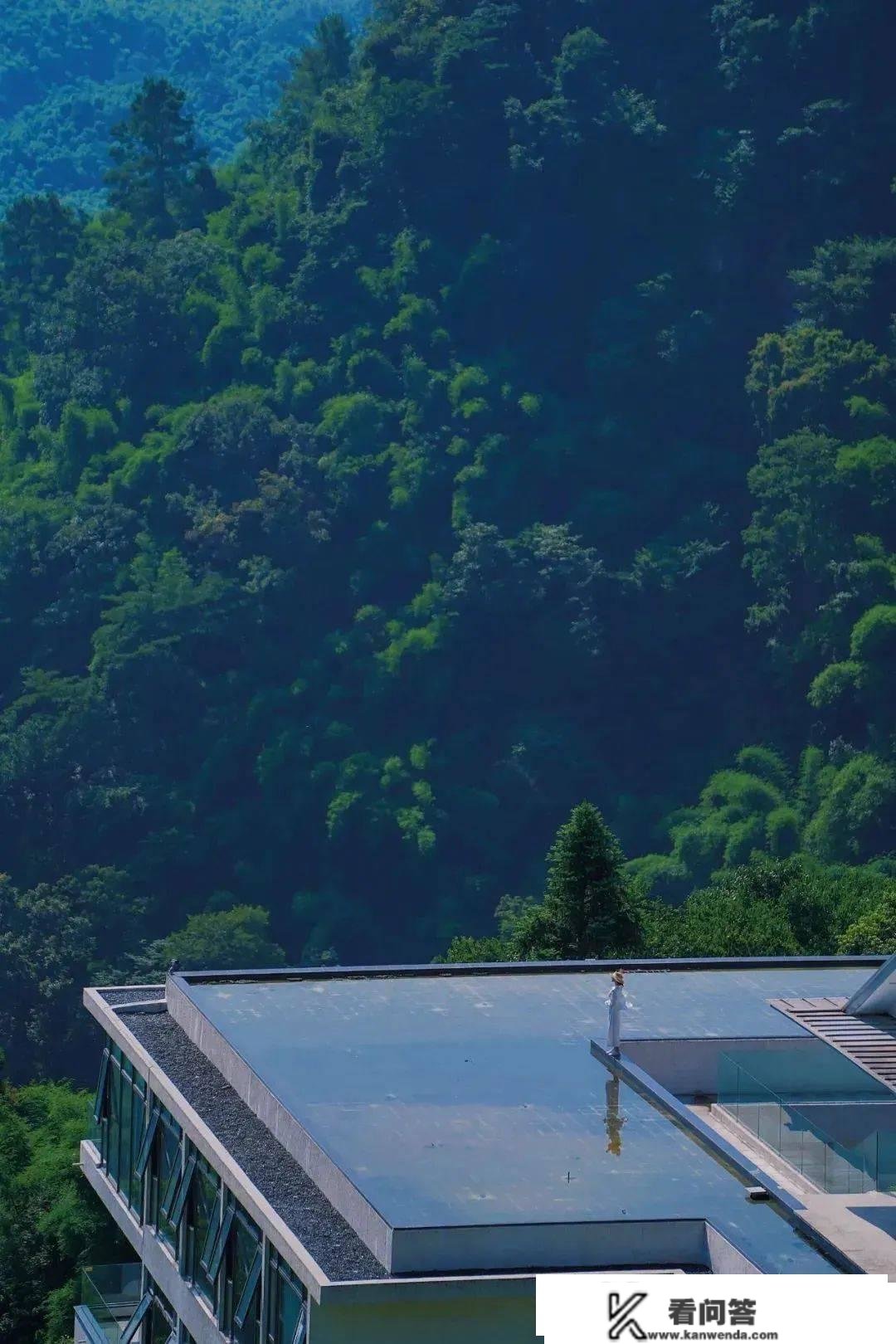 最美的不是下雨天，是与你躲过雨的屋檐