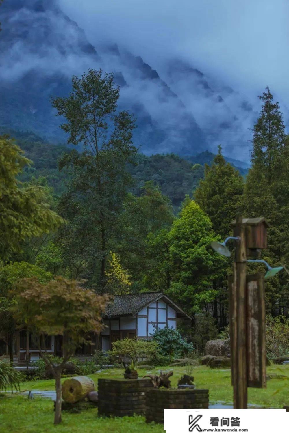 最美的不是下雨天，是与你躲过雨的屋檐