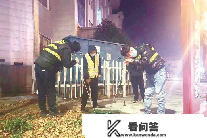 24小时监控不连续 抢修人员随时待命你的“水电暖”他们来守护