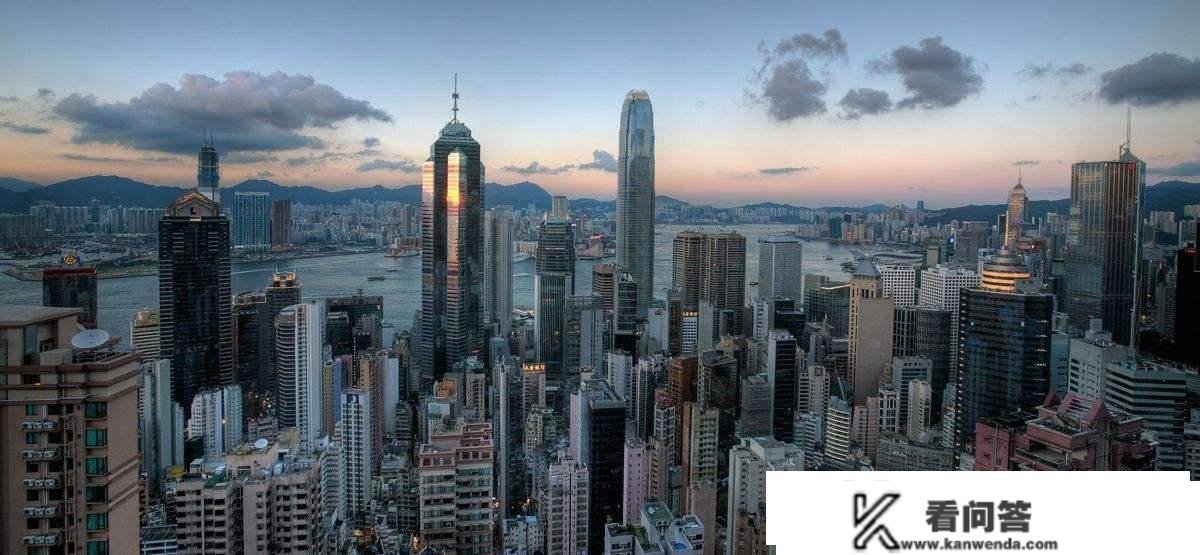 中国摩天大楼最多的城市，上海仅排第二，第一名高楼超300座