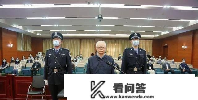 三亚市长王勇毁灭记：敛财9000万法庭上痛哭，自称靠工资买不起房