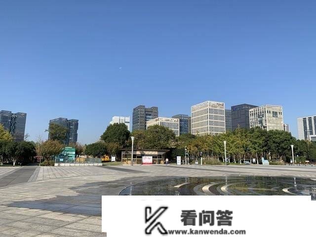 浙江宁波楼市的危机，高贵的宁波房价，争做房奴仍是继续躺平