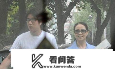 小龙女说给她一个亿也不忍父哥哥房祖名暗里见妹妹对她很赐顾帮衬