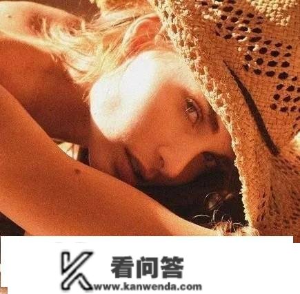 哥伦比亚摄影师梅丽莎的暖色系女人像