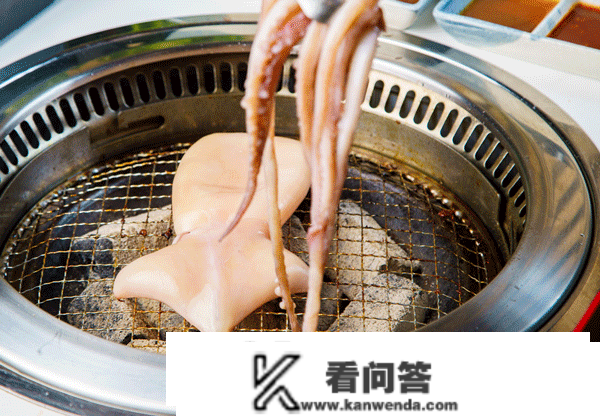 【引力烧·日式烧肉专门店】虹桥店|498元抢整盘M9和牛牛小排+8种精品荤菜，更有鱼子酱口蘑，紫苏饭！