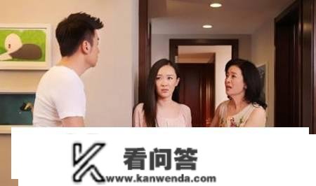 我成婚婆婆一分没出，小姑子成婚她全款买楼，听到理由，我愣了