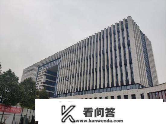 贵州建工集团四公司承建的贵州中医药大学尝试实训大楼建立项目圆满完工