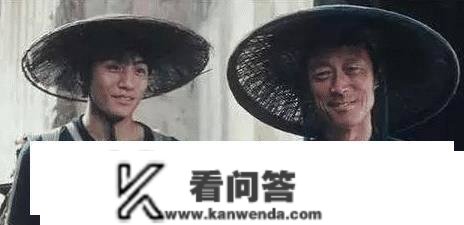 41岁陈良久违晒照，形态大好，网友暗示仍是阿谁“万人迷”