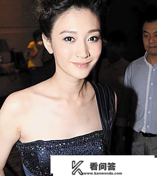 小雪花问李小冉:上戏好仍是北电好?李小冉的答复引全场大笑