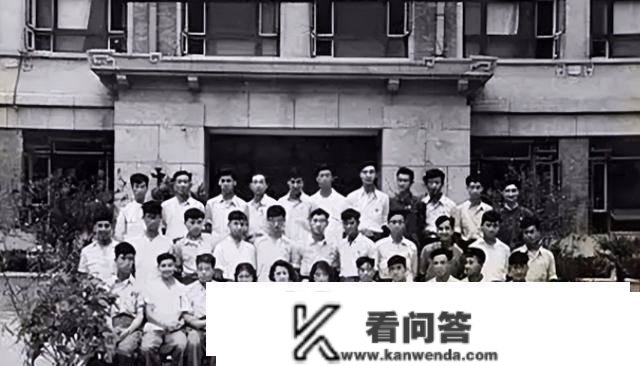 1932年清华测验，传授出上联“孙行者”，多人交白卷，仅一人满分