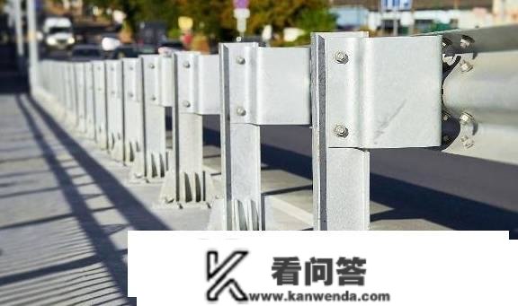 福建厦门大学情侣教师被新手驾驶共享汽车碰死 交警：全责！