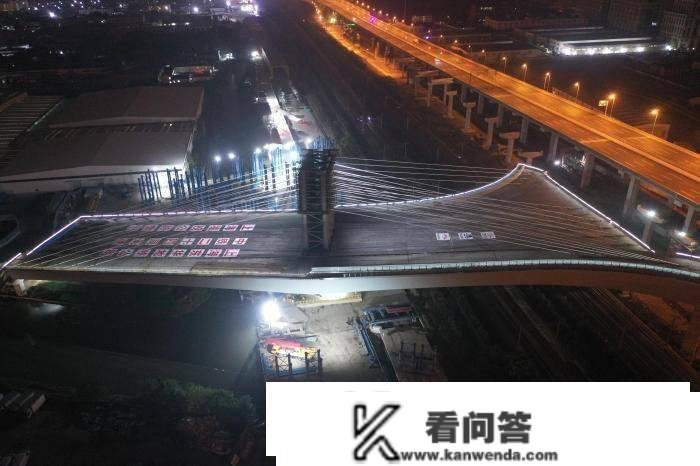 2023年上海建立体量增长 72项市严重工程方案投资约300亿元