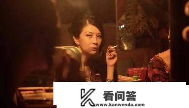 凭风月片获得更佳女主，与王祖贤比美，54长发红唇不平老