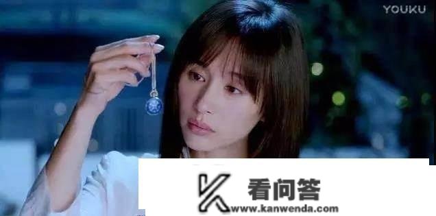 王子文新剧抠图被曝光，网友：不学赵丽颖偏要学Angelababy！