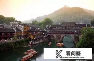 中国最美的十大小镇是哪些？山东旅游景点排名前十名？