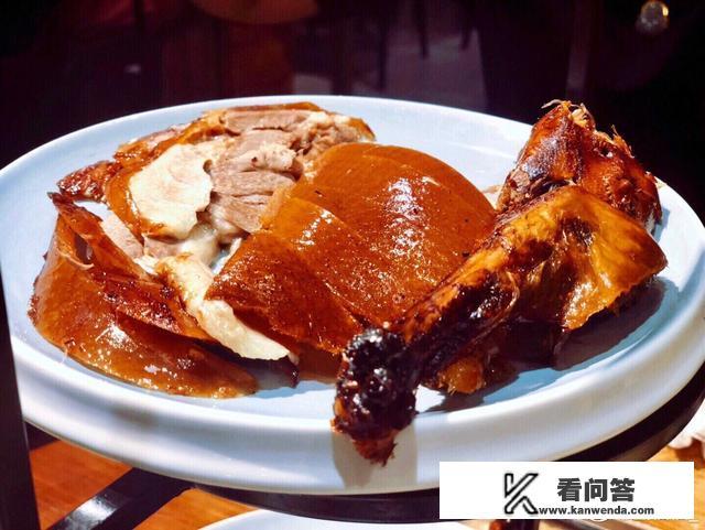 请问北京烤鸭子最有名的叫什麼名字是哪一家？