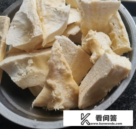 榴莲包煲鸡汤做法？