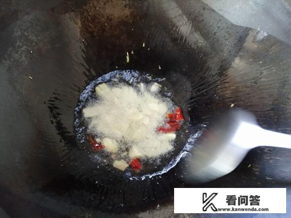 砂锅炖鸡块的最正宗做法？