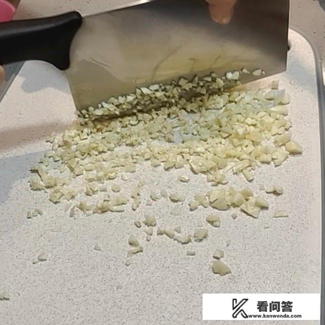 蒜蓉娃娃菜的做法？