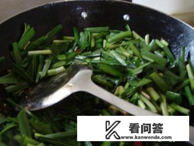 韭菜怎么炒比较嫩，韭菜怎么做好食用？