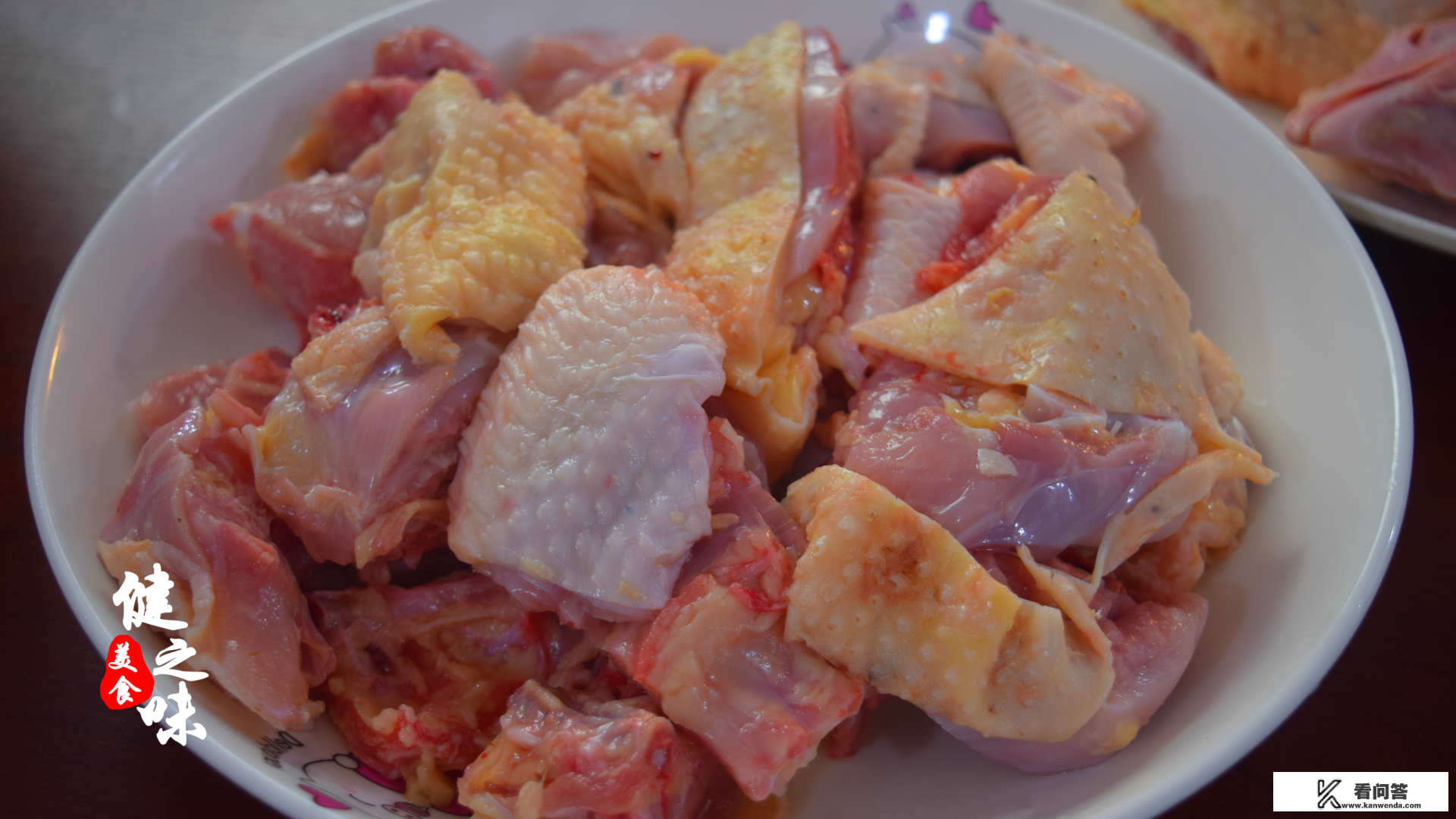 干香菇炒鸡肉怎么做好食用？红萝卜烧鸡做法？