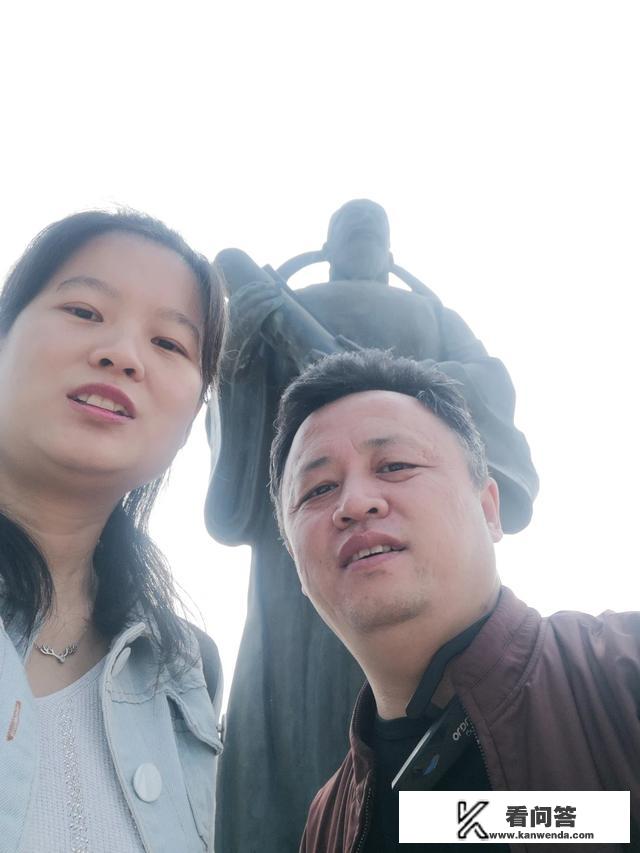 我想一个人去旅游，我没钱怎么去？四川想旅游