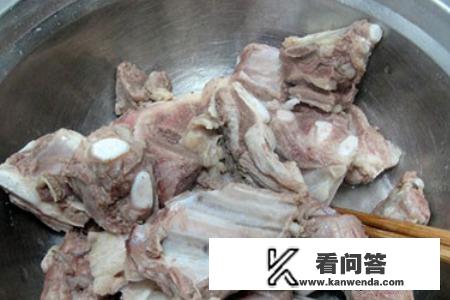 如何红烧羊排味道更好食用？家常红烧羊排怎么做好食用？