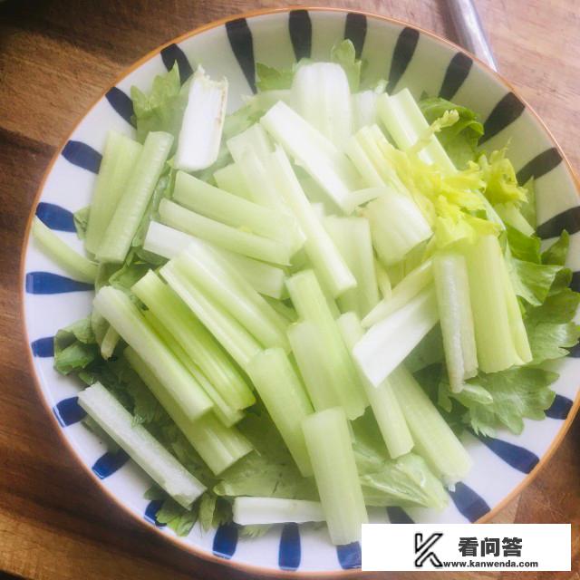 芹菜炒肉怎么炒好食用又简单