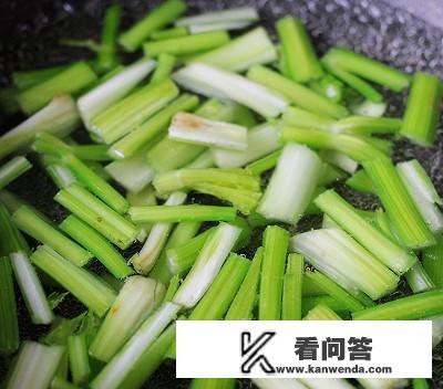 芹菜炒肉怎么炒好食用又简单