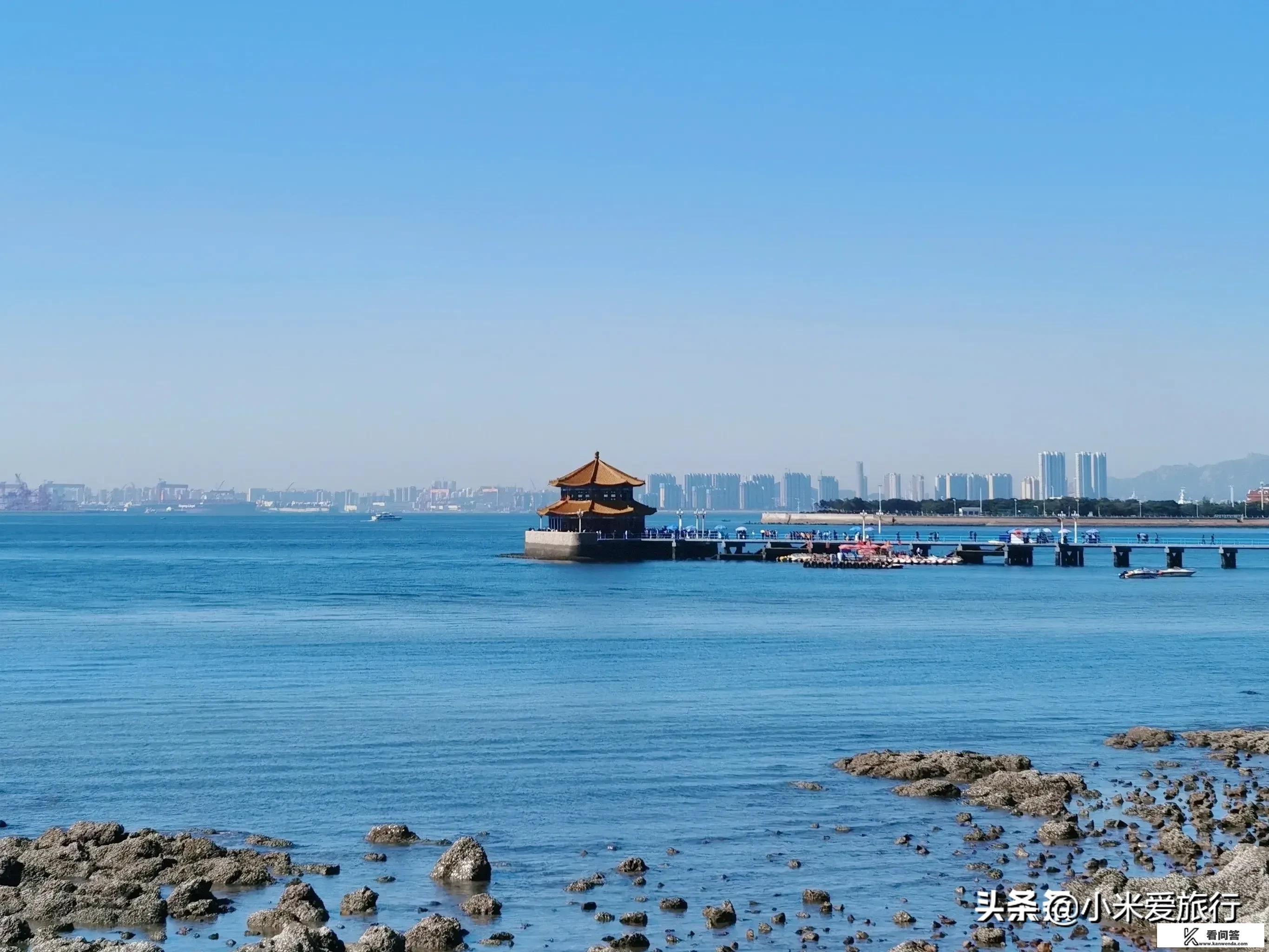 疫情后，想带着父母去青岛走走，请帮忙提供合适的路线和景点儿