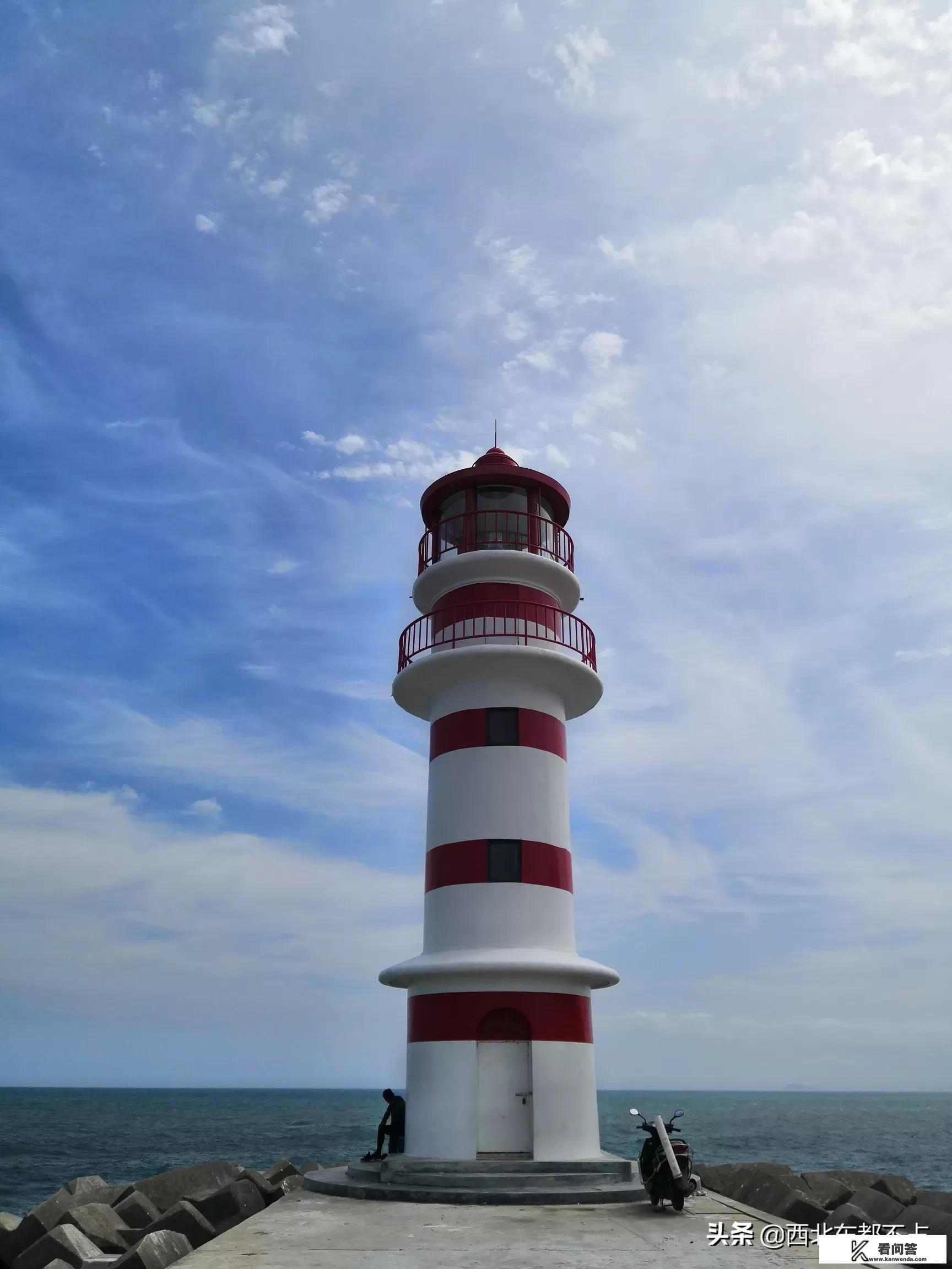 过几天准备带全家去海南三亚旅游，听说万宁也不错，有海南的朋友介绍一下么