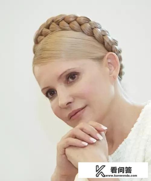 在美俄的刀俎下已成鱼肉，乌克兰的出路到底在哪里