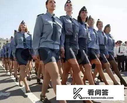 在美俄的刀俎下已成鱼肉，乌克兰的出路到底在哪里